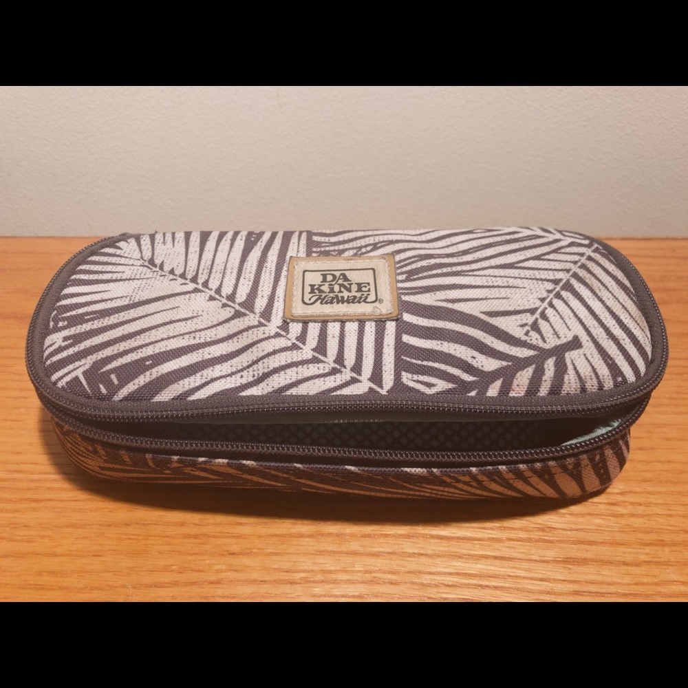 Dakine School Case